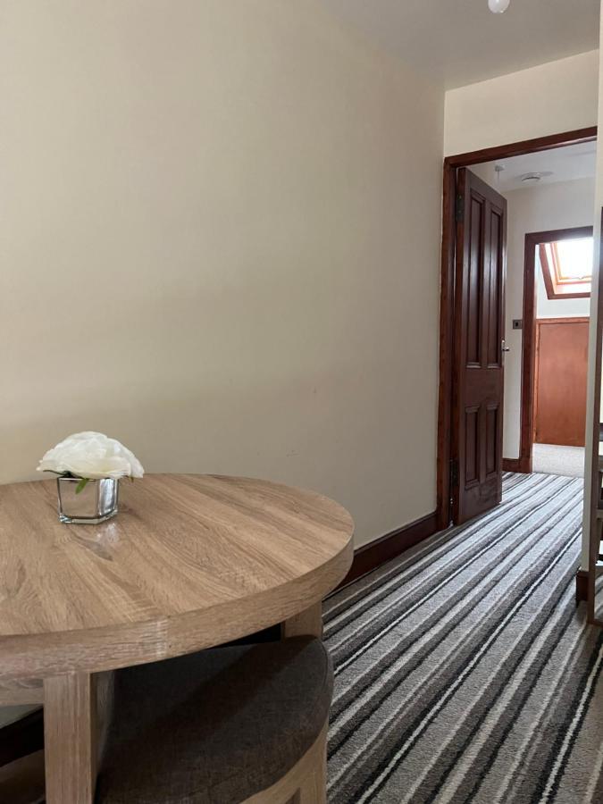 4 Bed Bungalow Near Airport Эдинбург Экстерьер фото